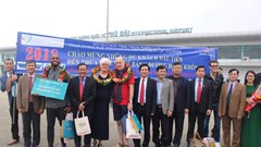 Du lịch Huế đón đoàn khách “xông đất” bằng đường hàng không